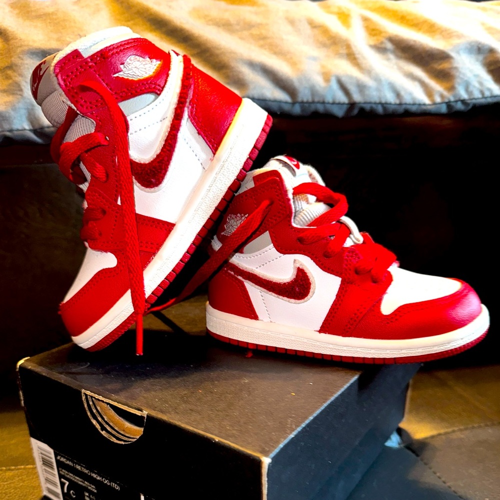 Air Jordan 1 Retro High OG TD 'Newstalgia Chenille'